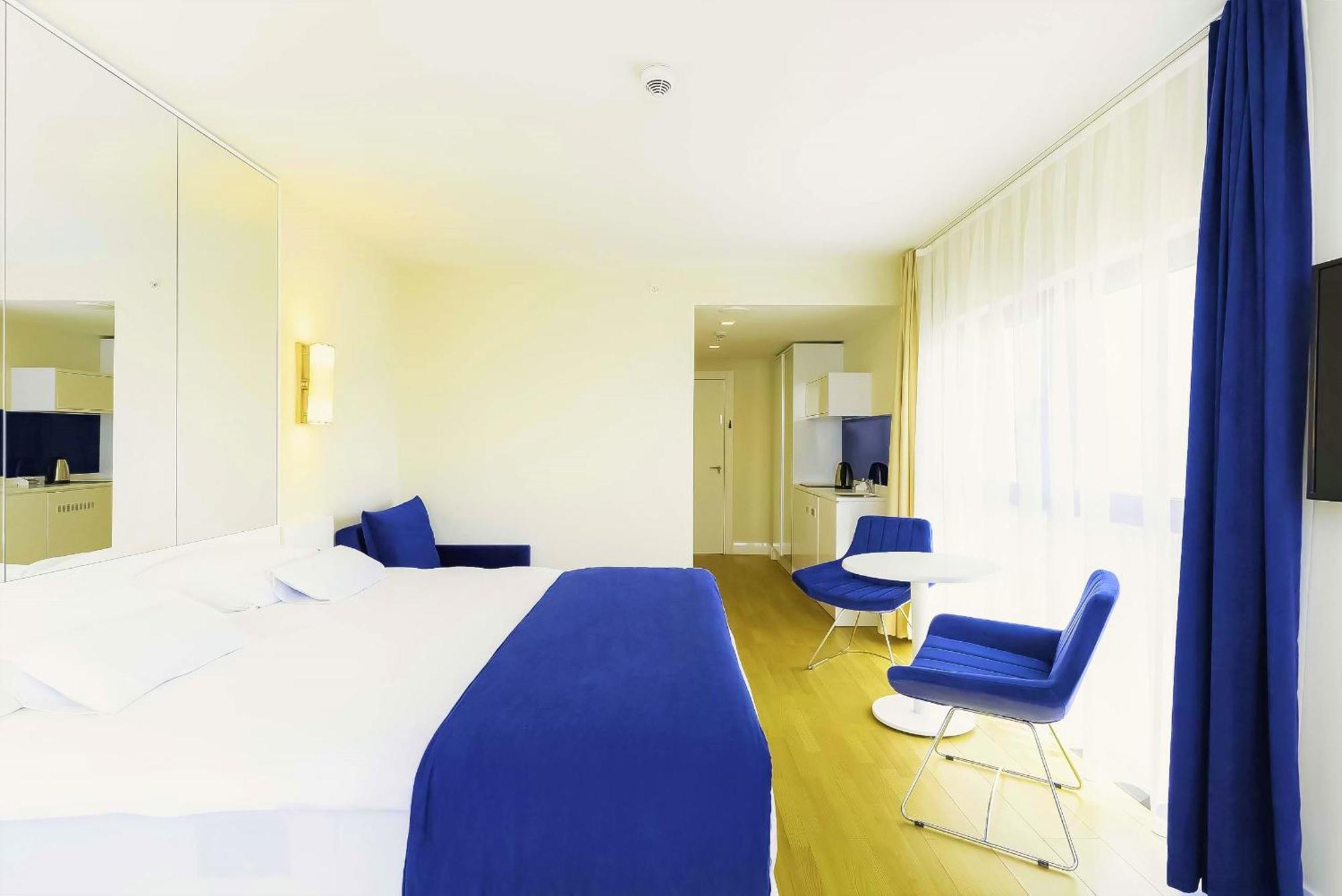 Orbi Twin Towers With Sea View Appart hôtel