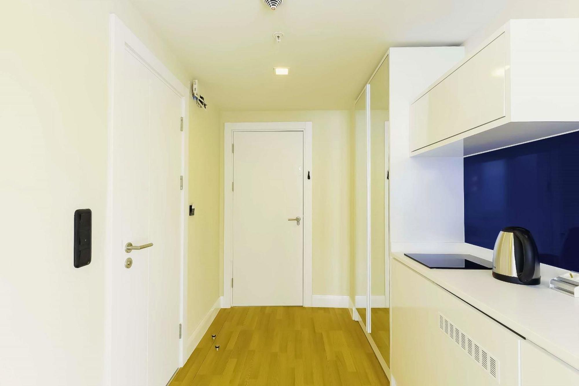 Orbi Twin Towers With Sea View 5*