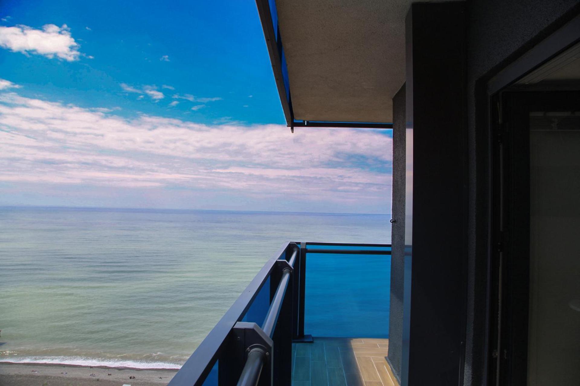 Orbi Twin Towers With Sea View 5* Batoumi